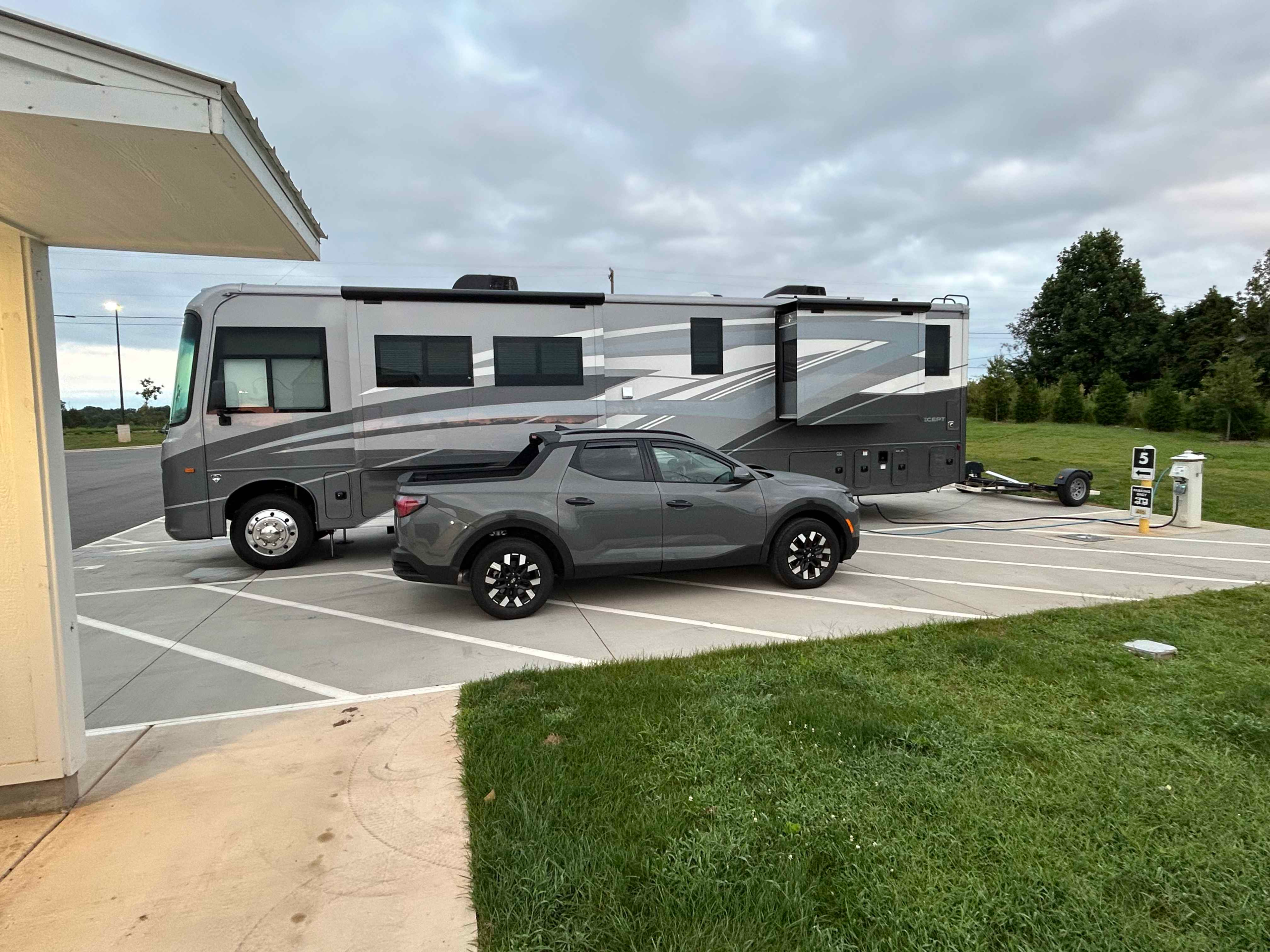 A Pit Stop – Warranty work – Smokey/Love’s RV Stop